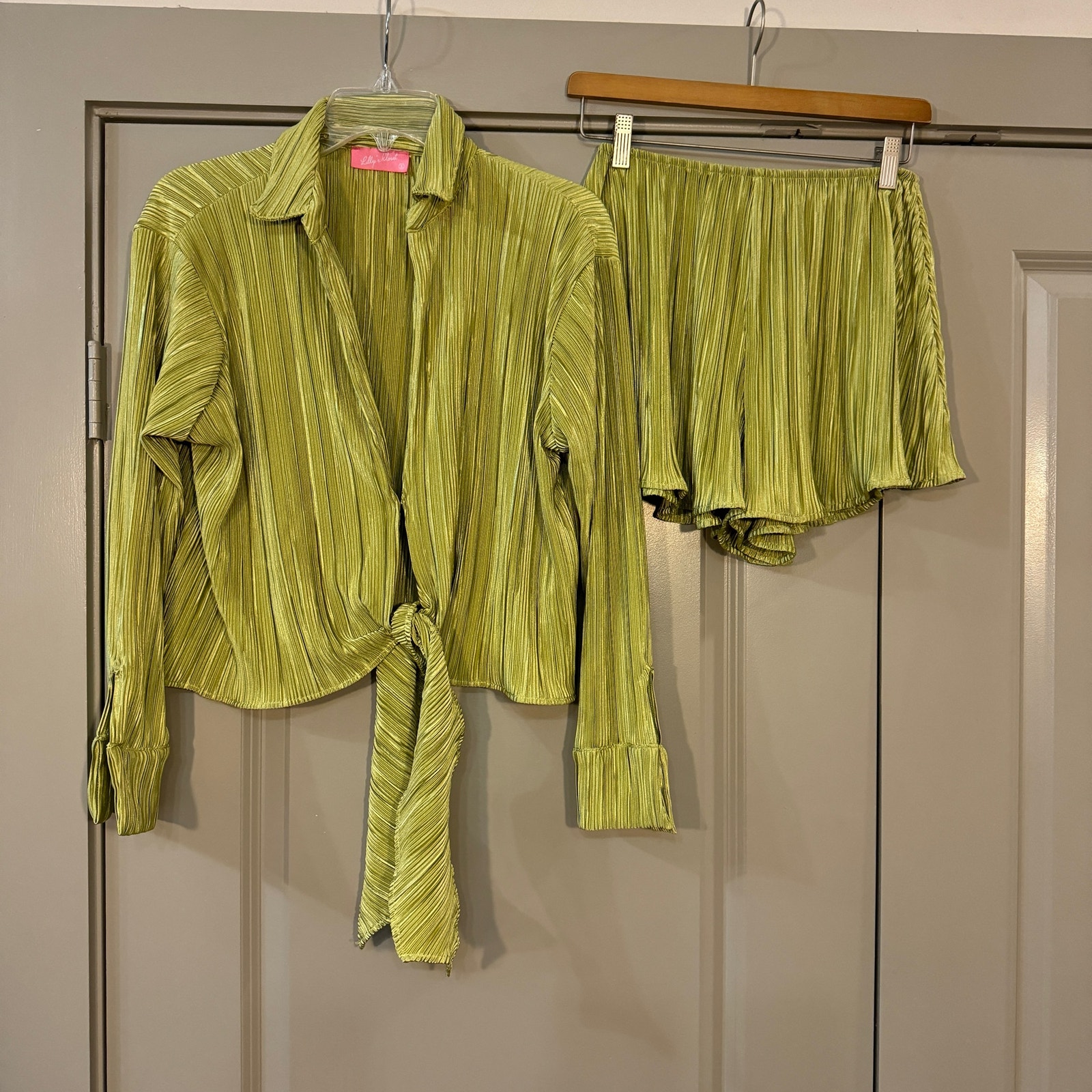 Lilly's Kloset Women's Size Small Green Plisse Crinkle Pleat Lounge Set — image 2 of 8